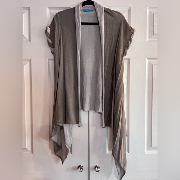 Alice + Olivia Two-Tone - Picture 3 of 8